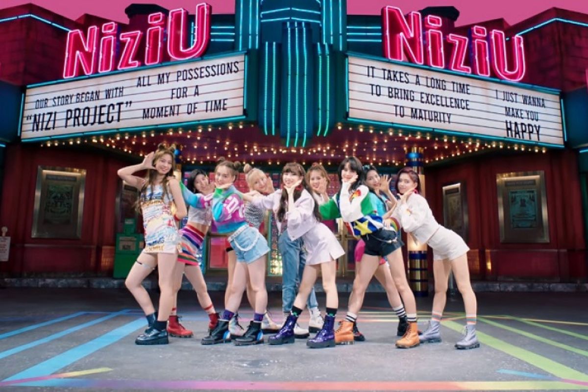 Grup idola wanita "rookie" NiziU rajai posisi puncak tangga musik mingguan Jepang