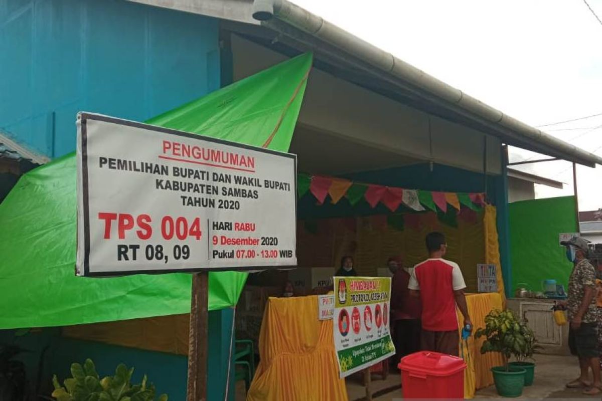 Masyarakat Sambas tidak khawatir mencoblos di TPS karena prokes ketat