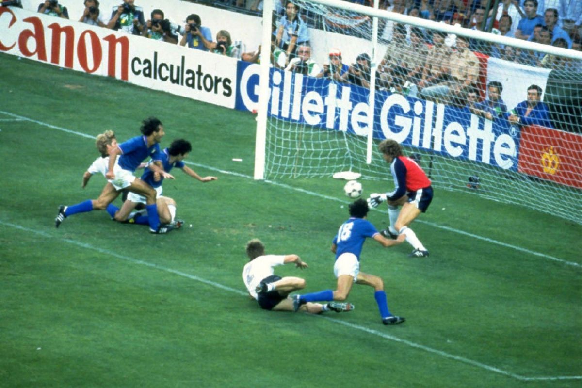 Paolo Rossi, pahlawan Italia pada Piala Dunia 1982,  tutup usia