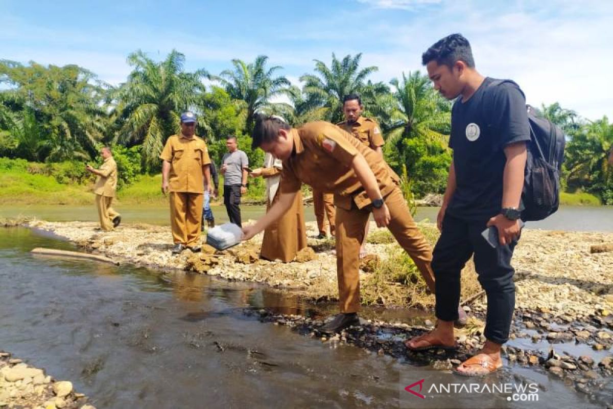 Pemkab Nagan Raya telusuri dugaan pencemaran limbah di aliran sungai