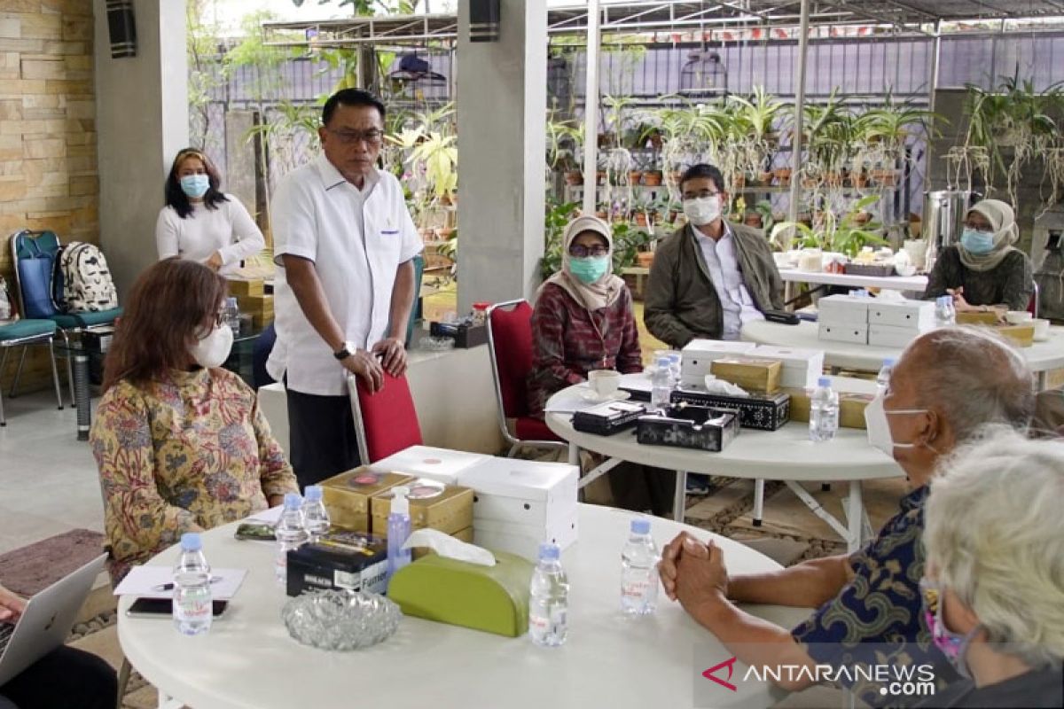 Moeldoko terima keluarga korban dugaan pelanggaran HAM masa lalu