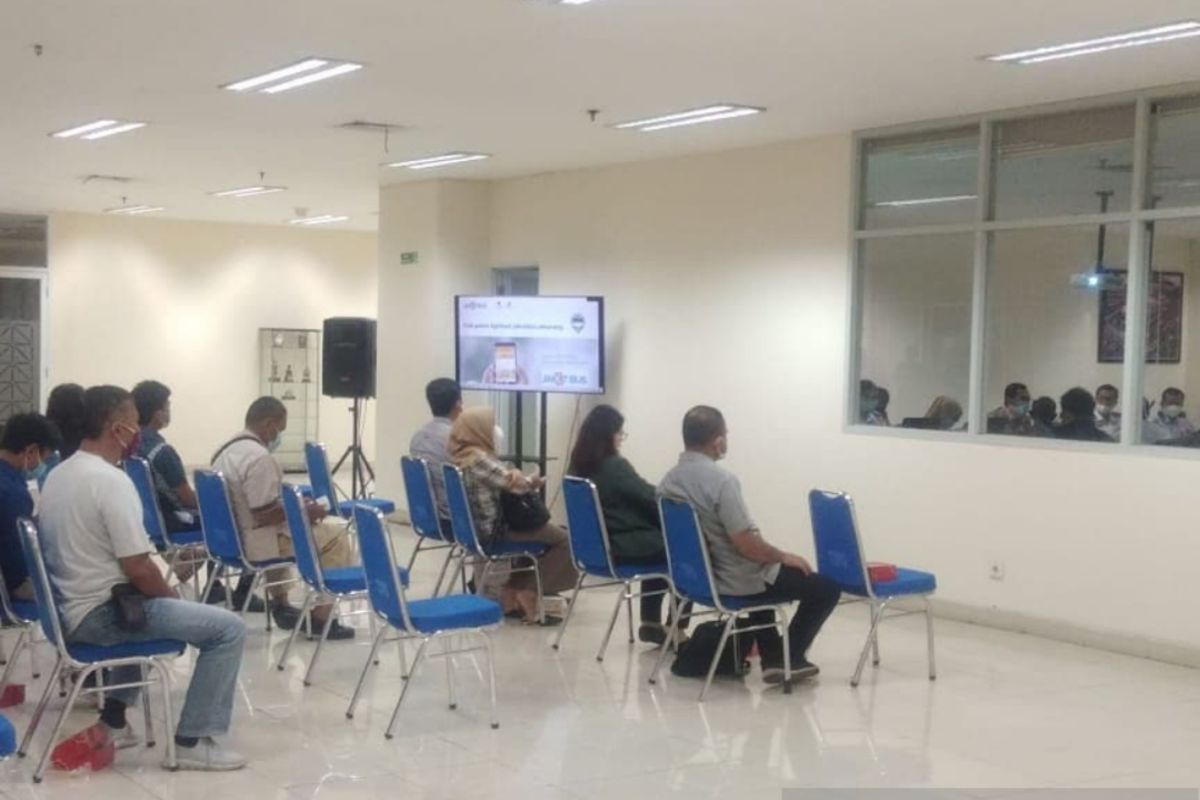 Terminal Pulogebang berlakukan transaksi tiket via ponsel pintar