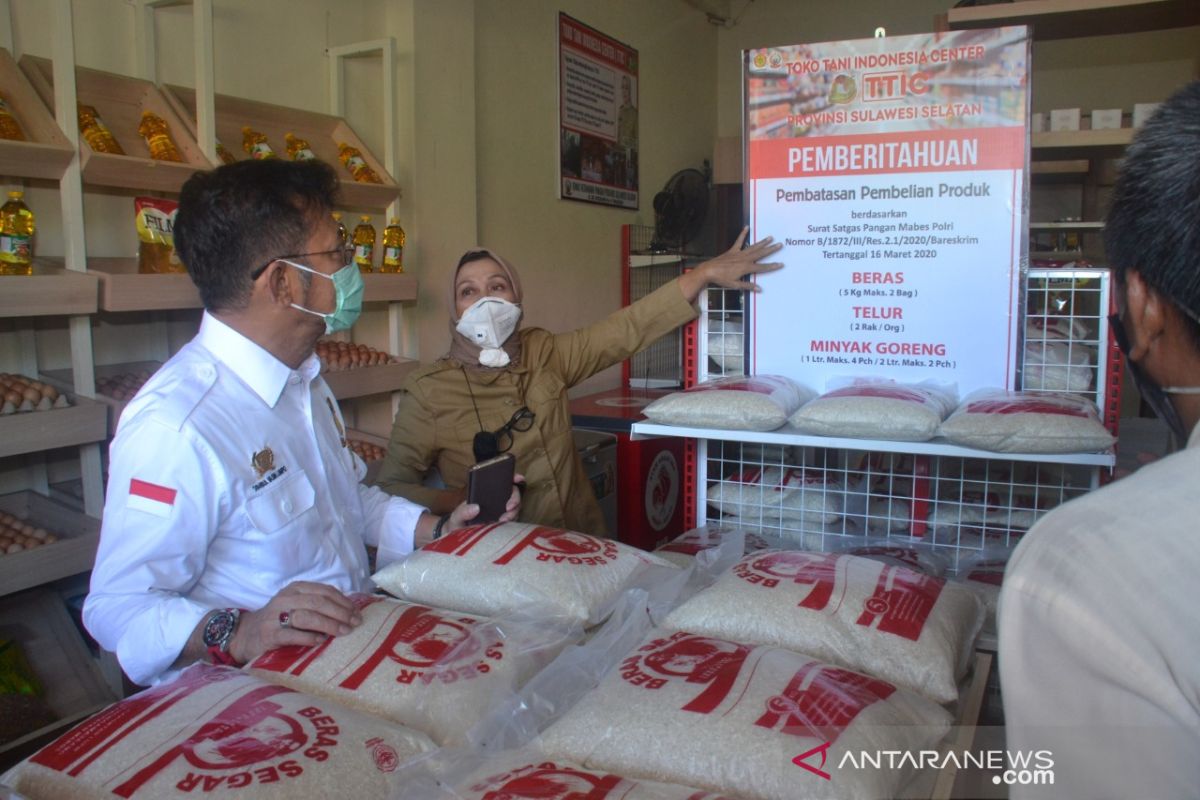 Kemarin, IHSG menguat hingga Kementan lipat gandakan produksi kedelai