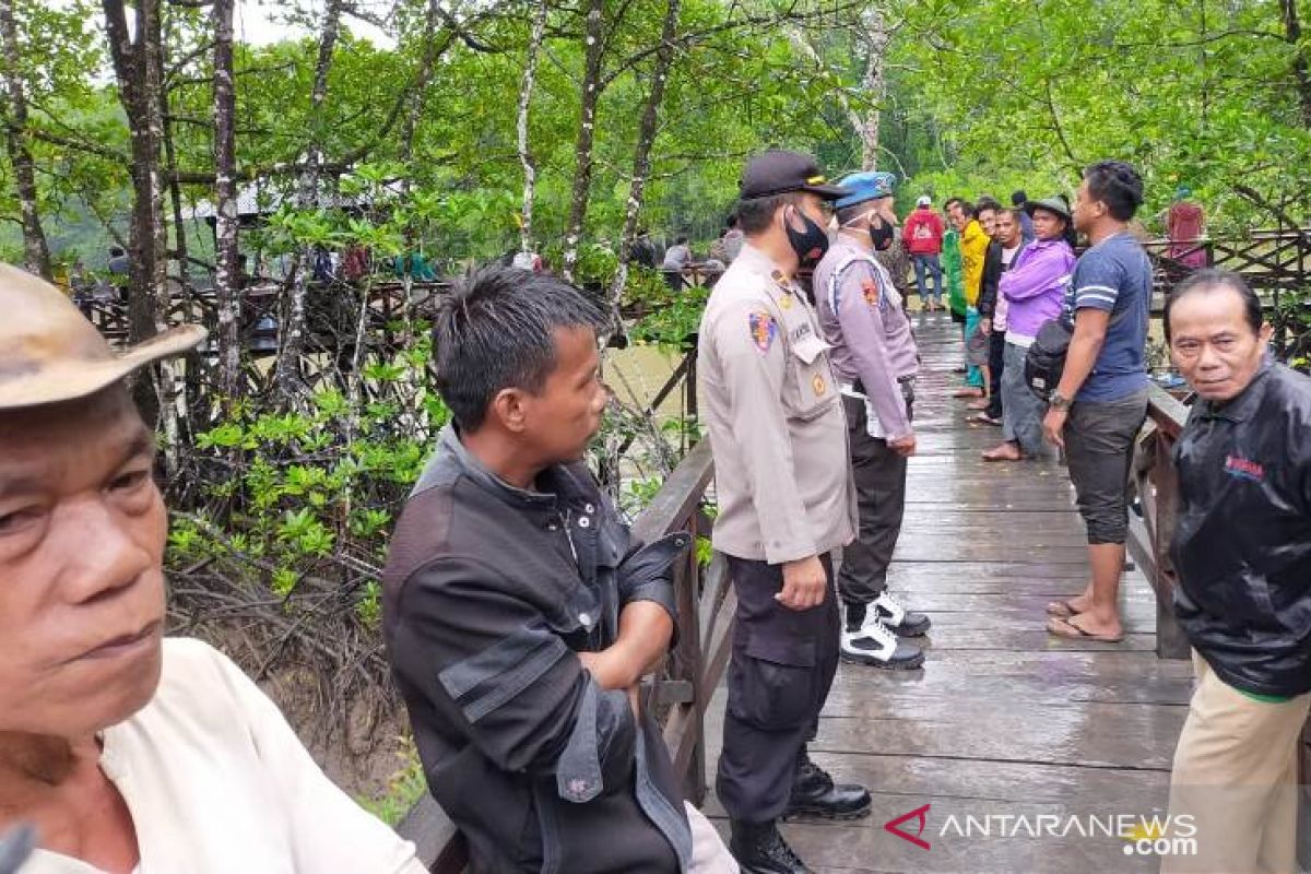 Polsek Tempilang dan masyarakat lanjutkan pencarian korban hilang