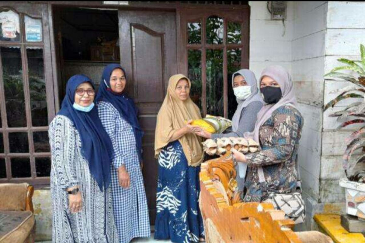 IKWI Aceh Utara- Lhokseumawe bantu korban banjir di Lhoksukon