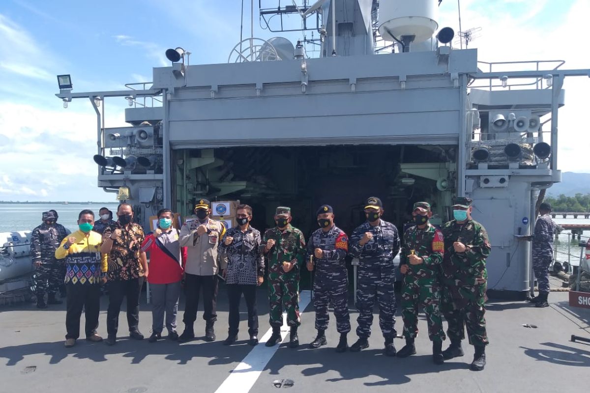 KRI Ahmad Yani warship delivers PPE to Kotabaru