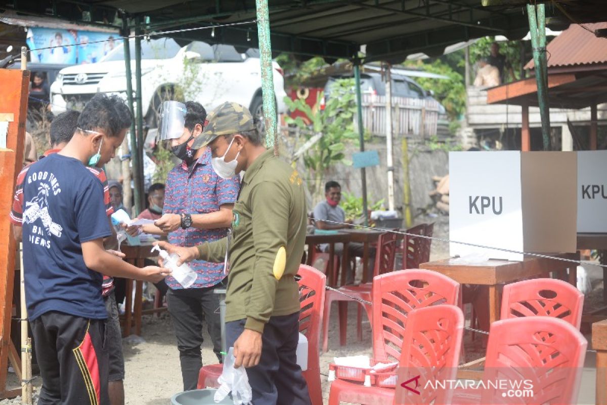 13 Desember, satu TPS di Tapsel lakukan pencoblosan ulang