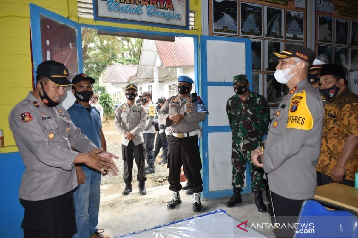 Kapolres Tapsel pantau penghitungan suara tingkat PPK