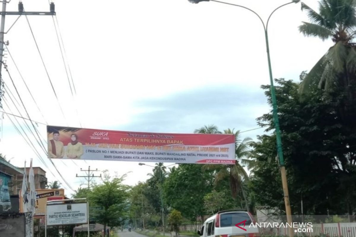 Spanduk ucapan kemenangan  menyebar, KNPI Madina minta Paslon tunggu keputusan KPU