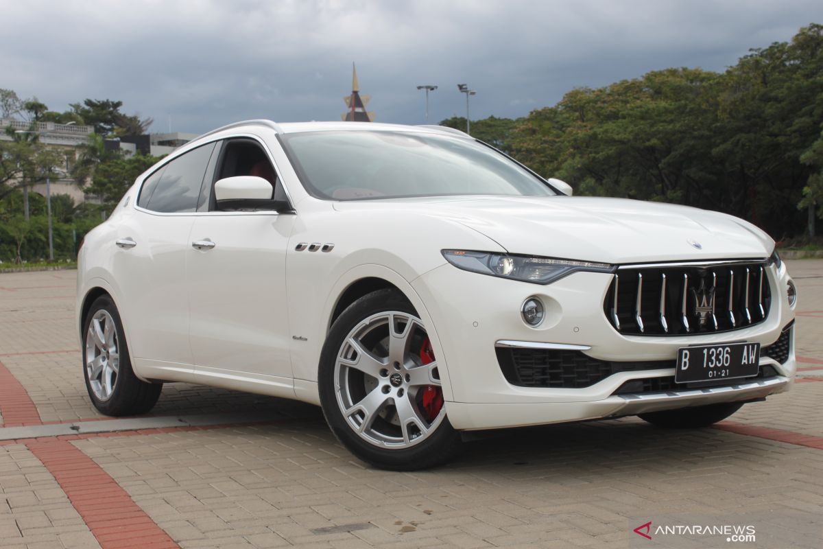 Intip Maserati Levante edisi Ermenegildo Zegna yang ada di Indonesia