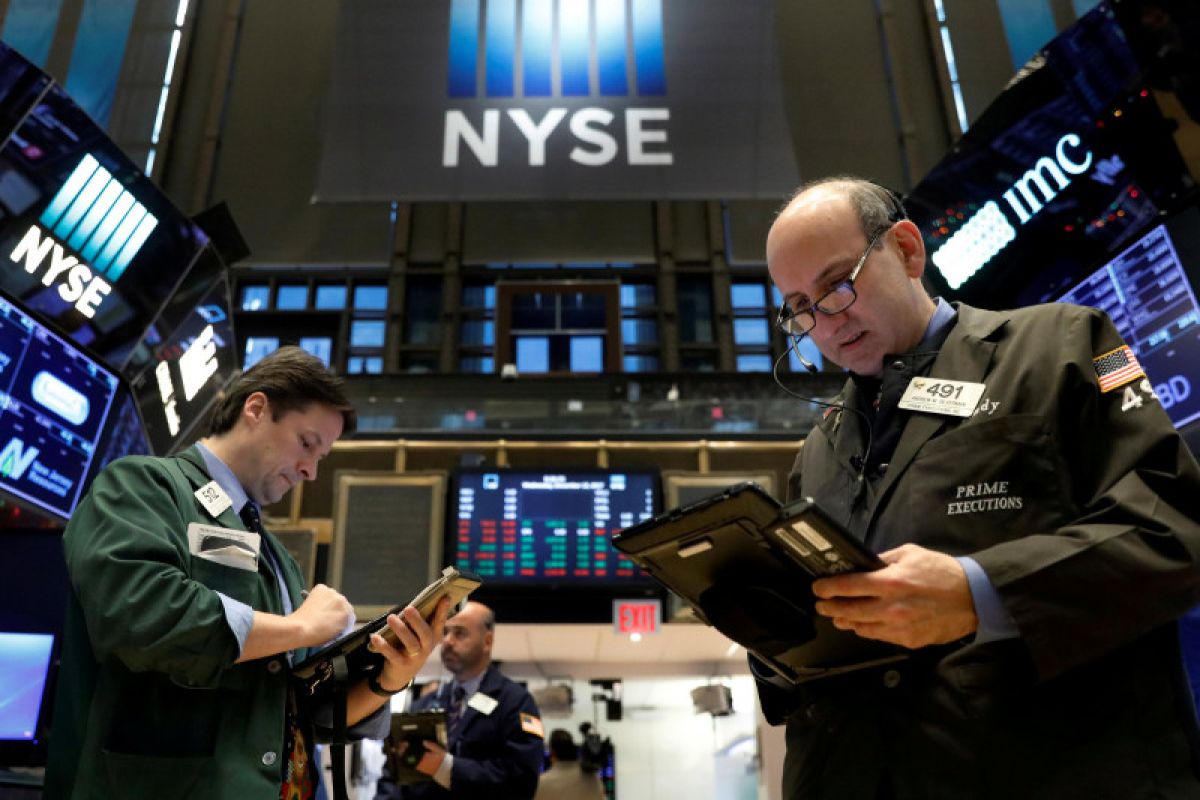 Wall Street dibuka merosot setelah klaim pengangguran AS melonjak