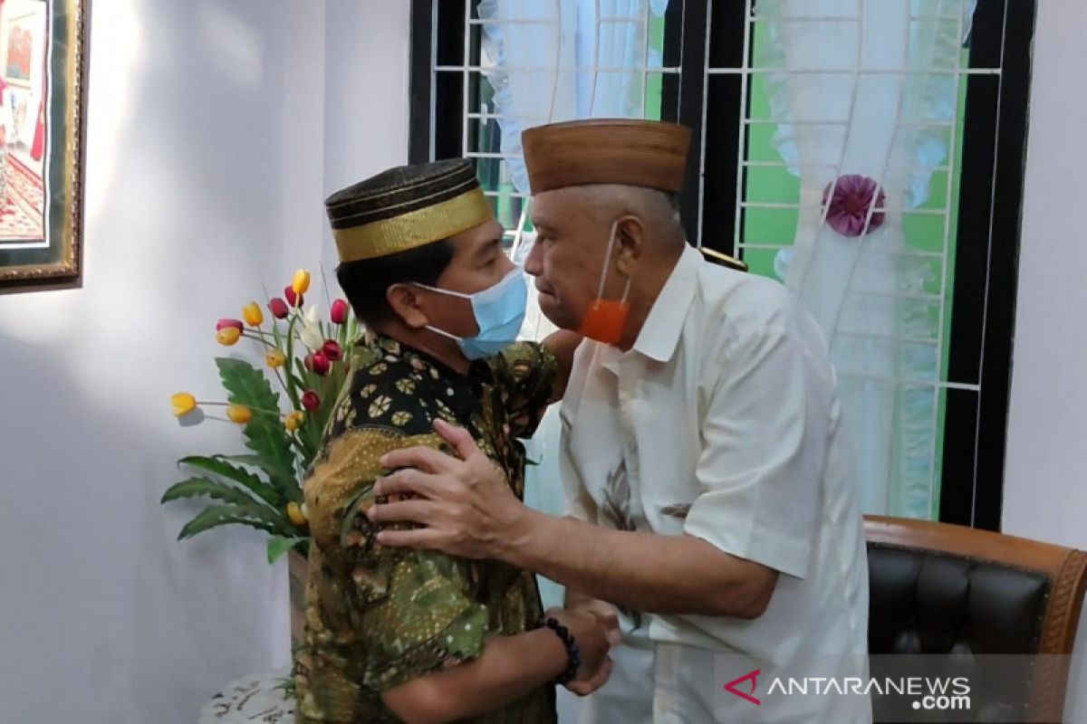 Ini pesan Udin Hianggio saat  Zainal bersilaturahim