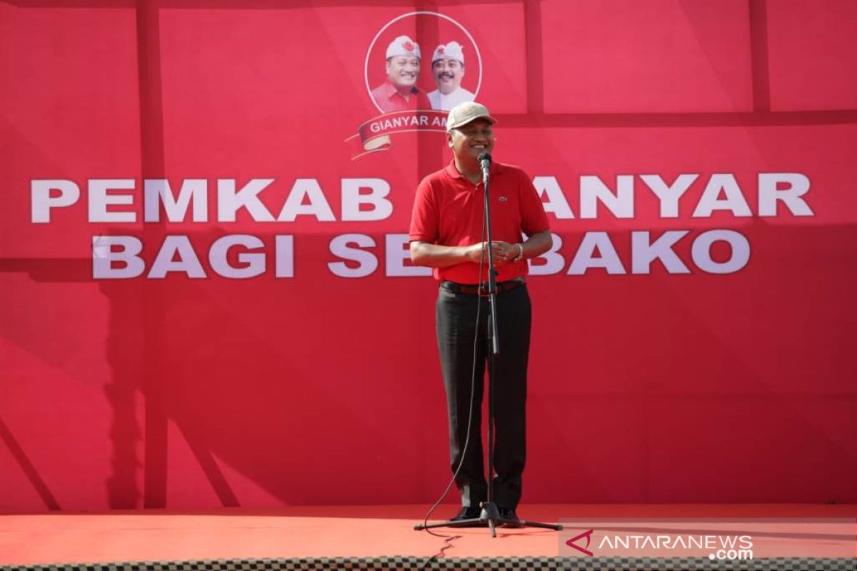 Bupati Gianyar salurkan 31.500 paket sembako