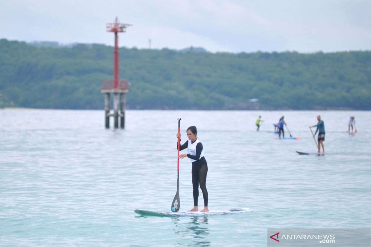 Pehobi 'Stand Up Paddle' bantu pemulihan pariwisata Bali