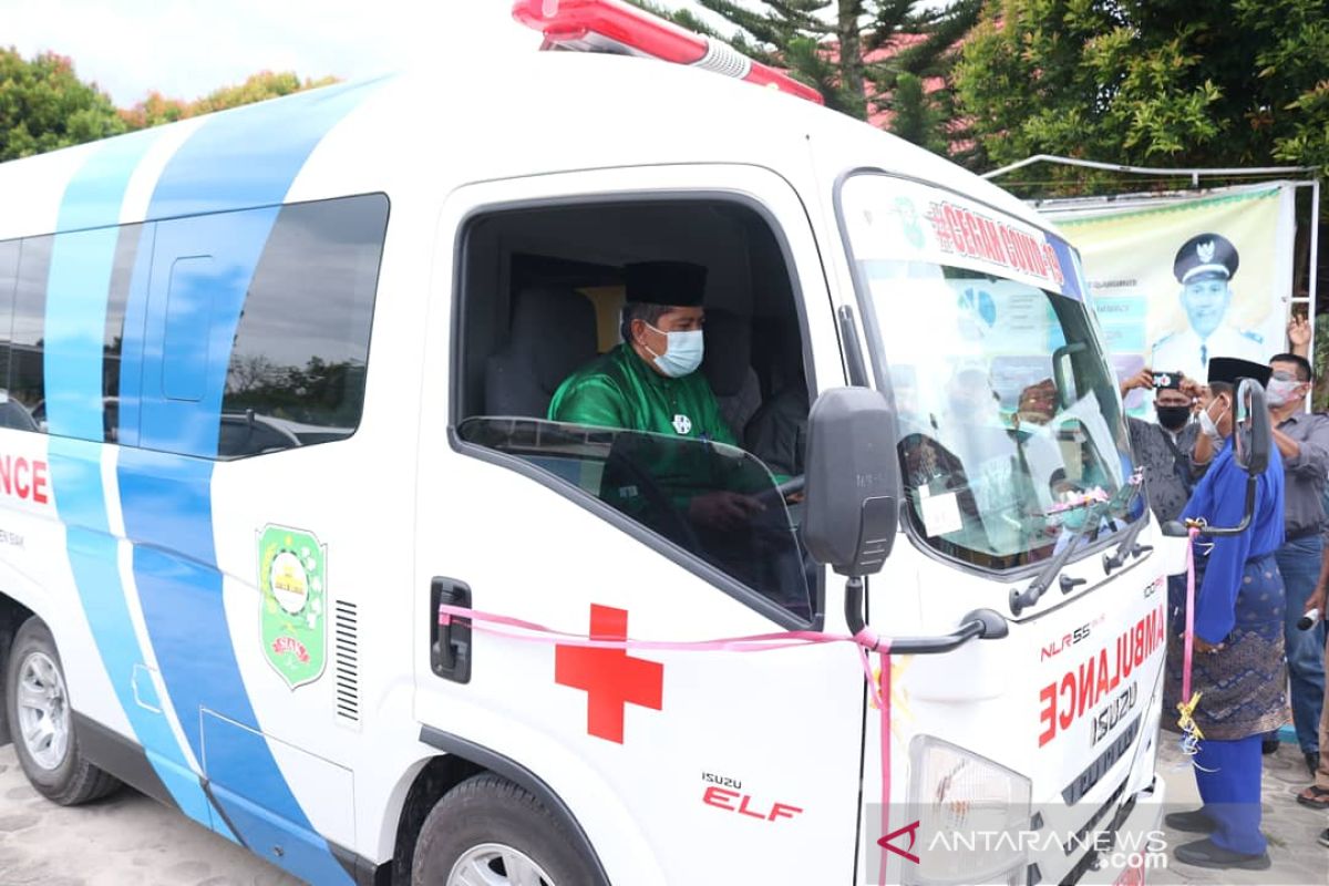 Kampung Belutu Kandis dapat bantuan satu unit ambulans dari Pemkab Siak