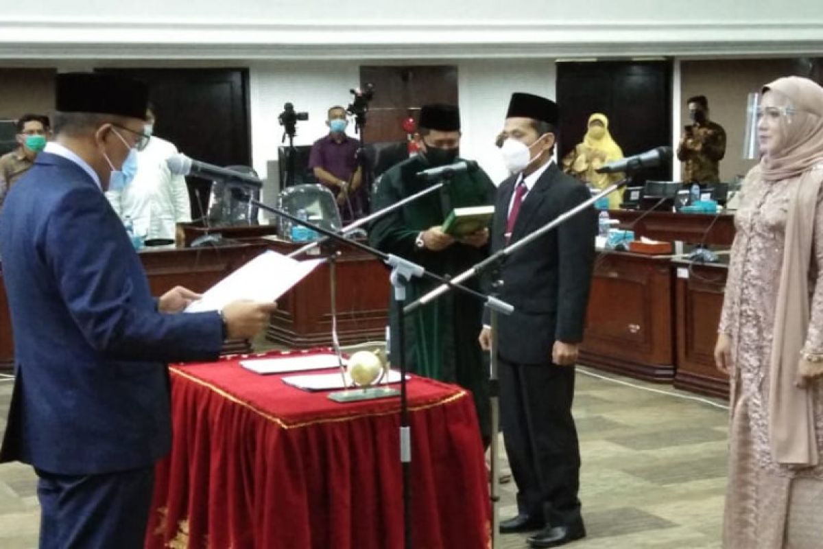 Dua anggota DPRD Sumbar PAW dilantik