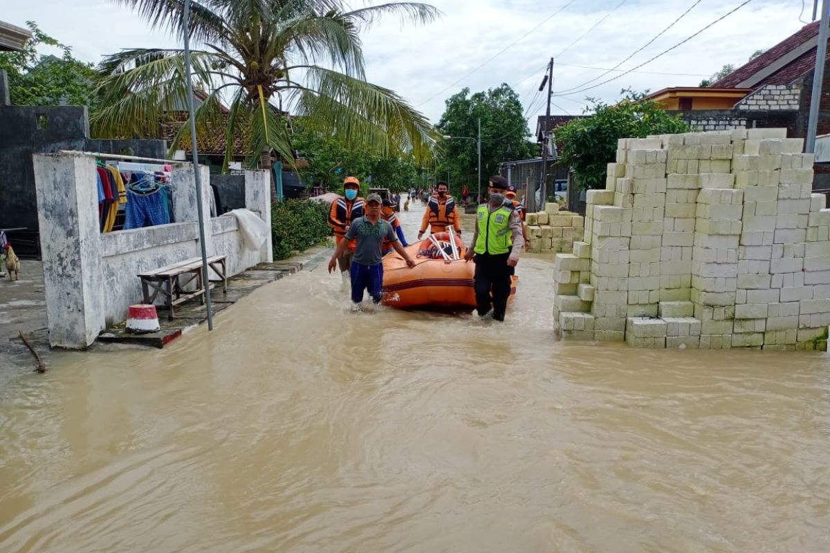 Banjir akibat luapan Kali Lamong rendam puluhan desa di Gresik
