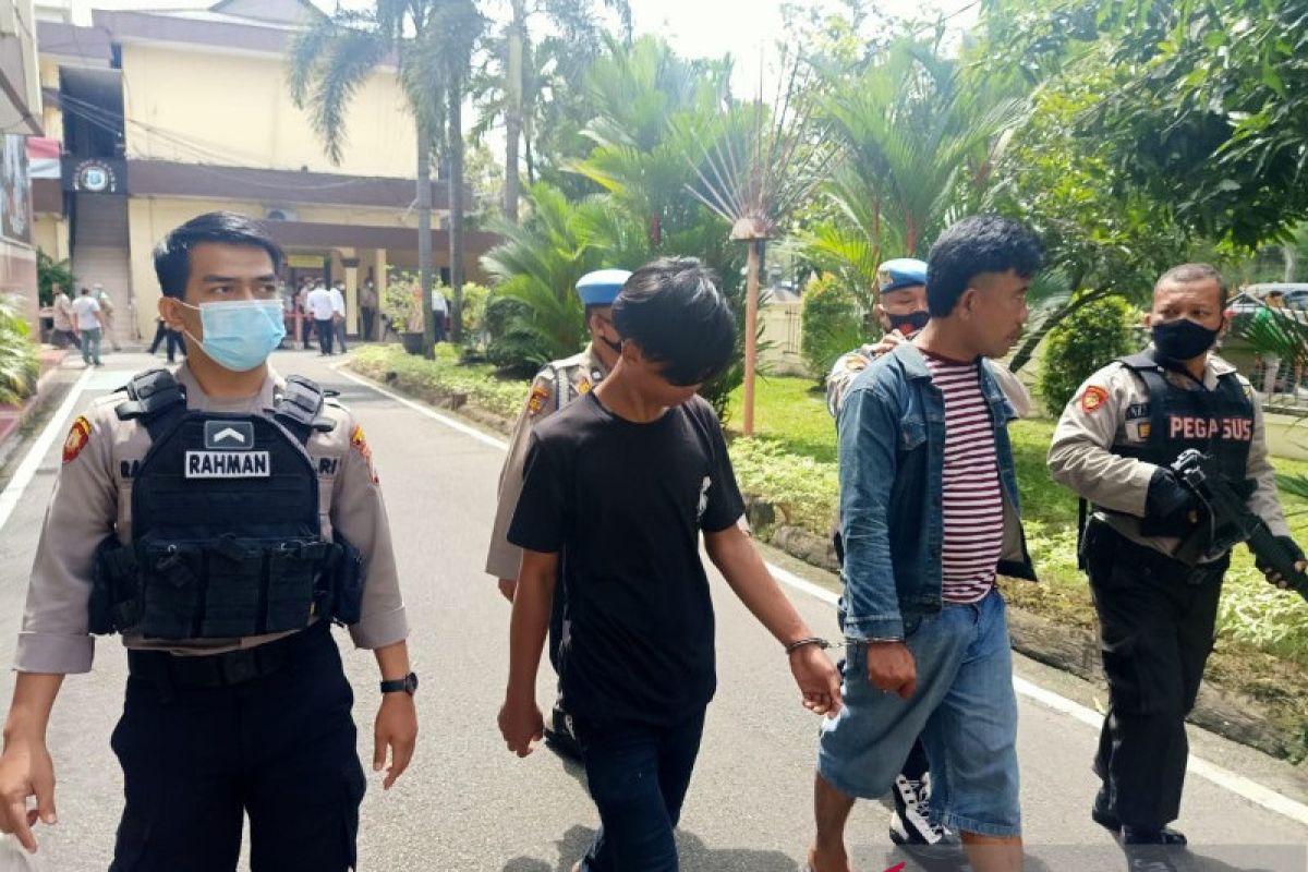 Two men nabbed smuggling drugs into Medan city prison