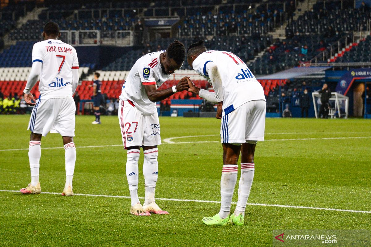 LIga Prancis - Lyon pecundangi PSG