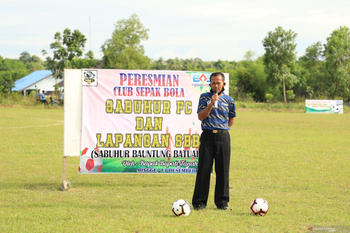 Bupati berharap lapangan sepakbola dapat menjadi tempat mengasah bakat anak muda