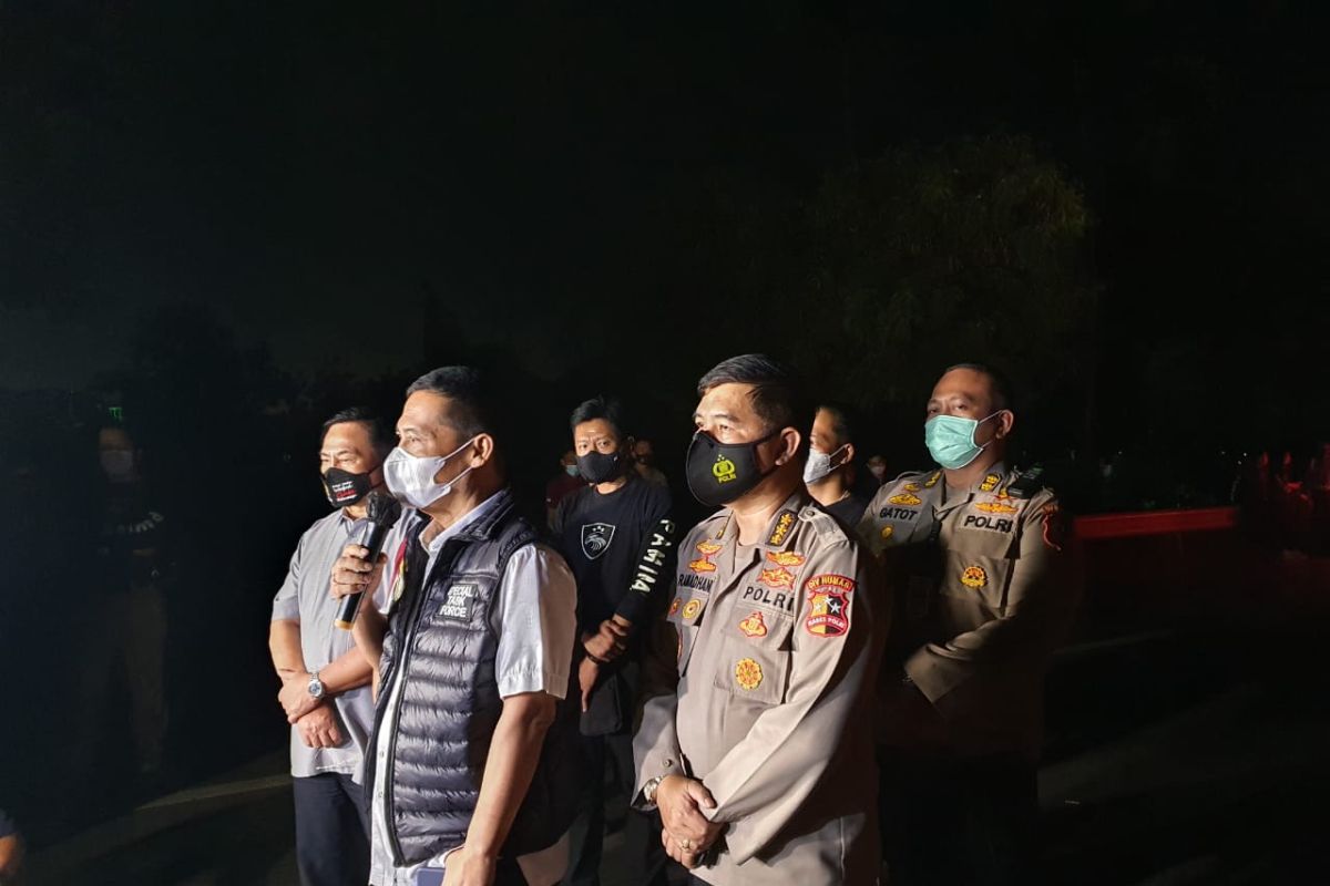 Police conduct crime scene reconstruction of FPI members' shooting