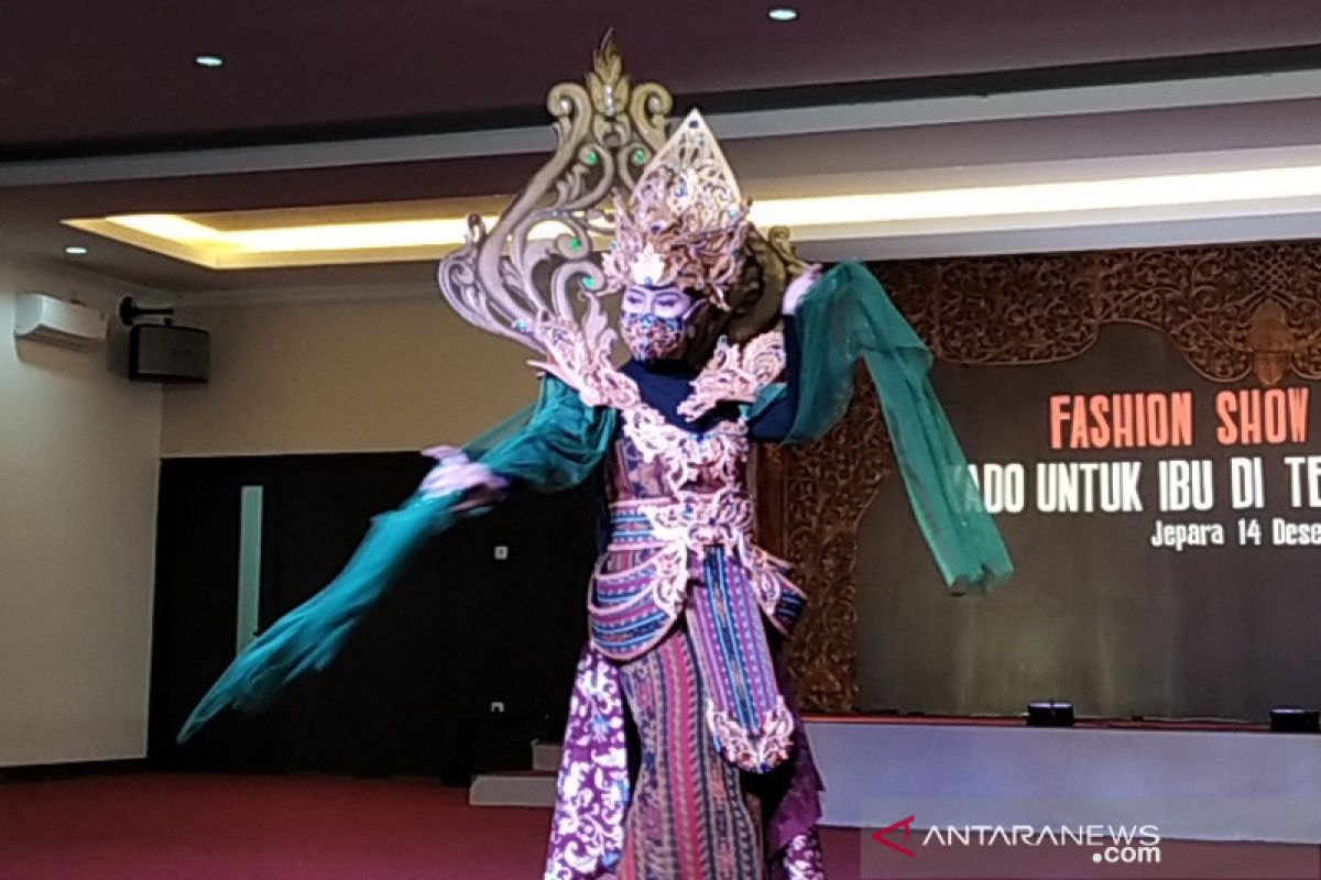 Pelajar Jepara tampilkan 30 busana bertema pandemi pada "fashion show" virtual