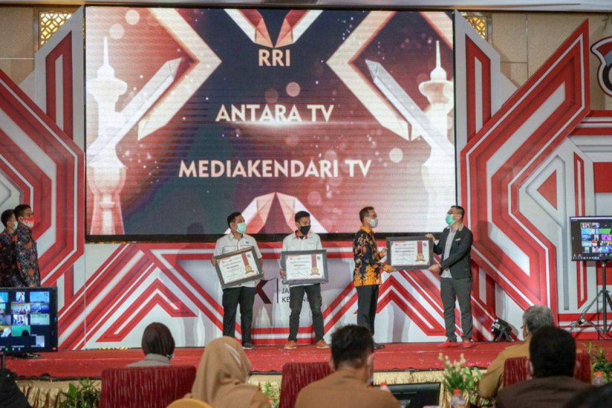 Pewarta ANTARA TV dapat penghargaan "Dilan Award" dari OJK