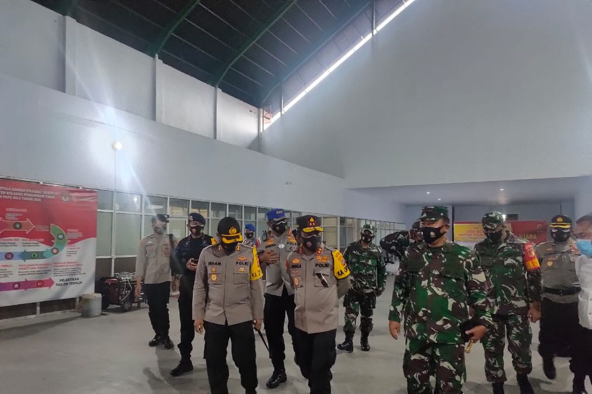 Kapolda Sulut dan Danrem 131/Santiago Pantau Pengamanan Rapat Pleno di KPU Boltim