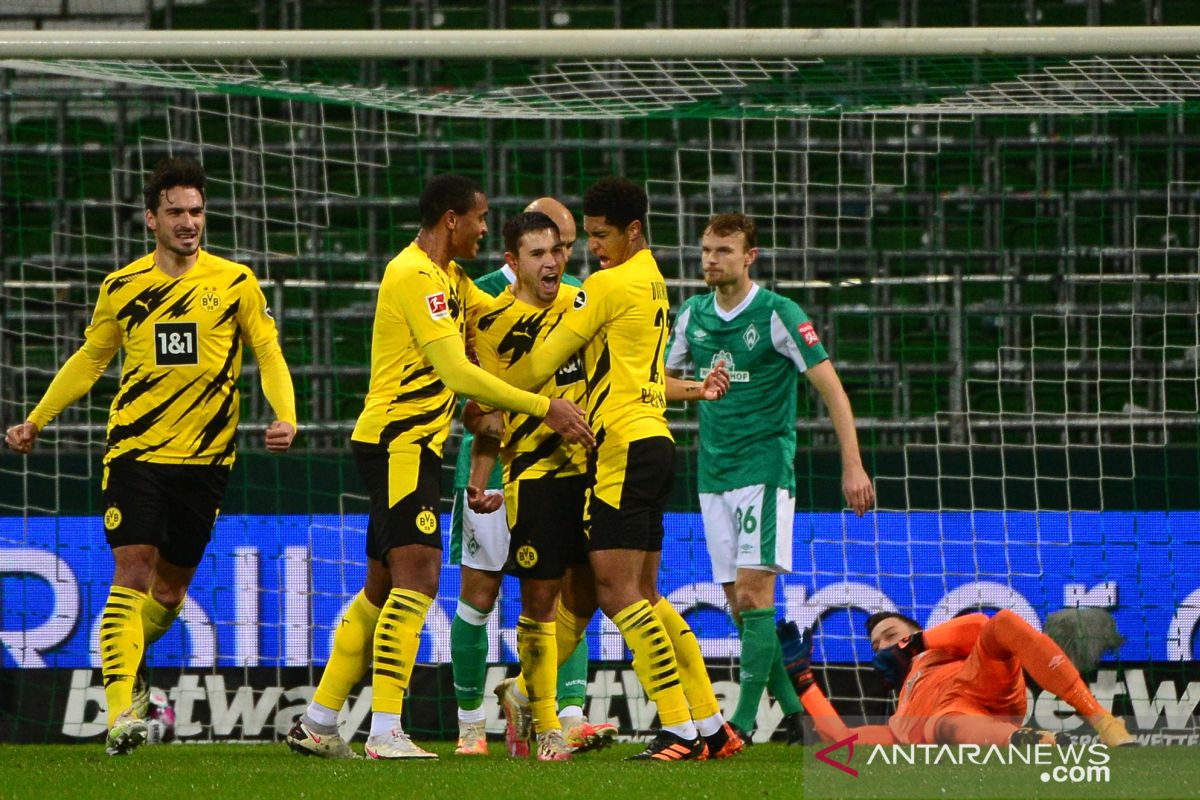 Dortmund menang 2-1 atas Bremen di laga perdana pelatih Terzic