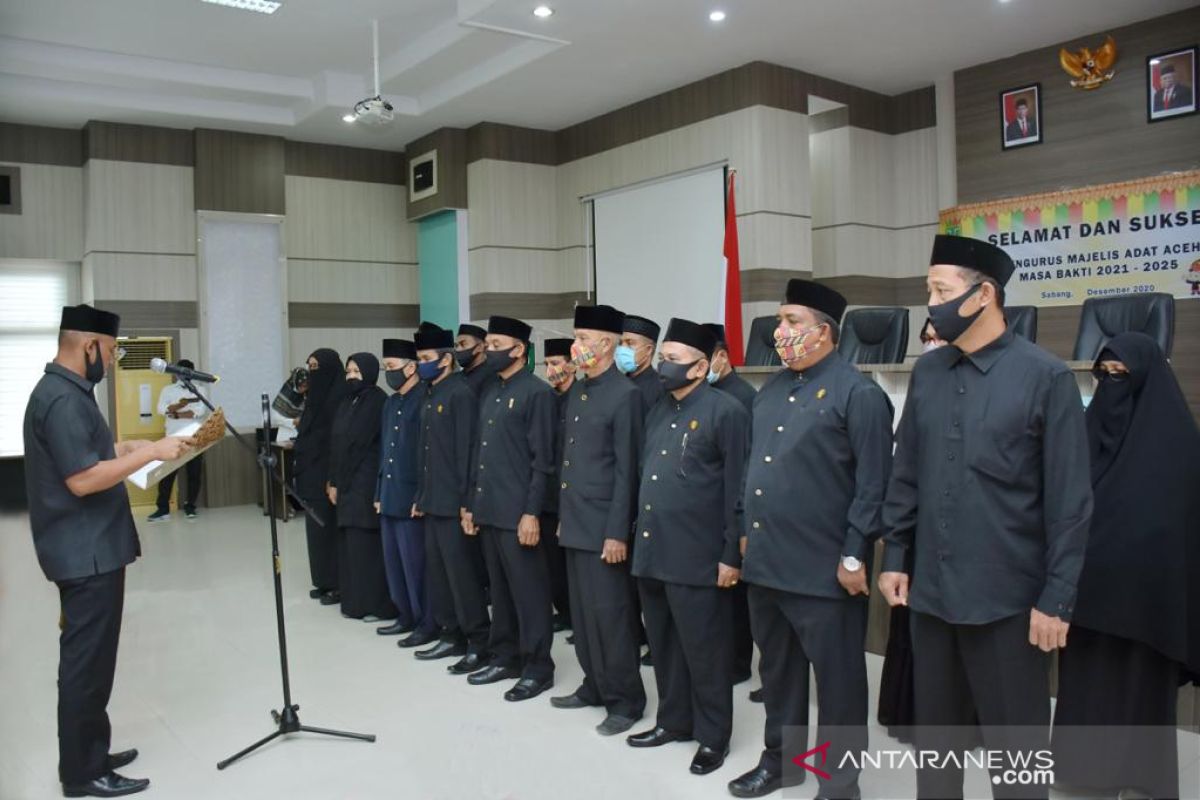 Wali kota lantik pengurus MAA Sabang, ini harapannya