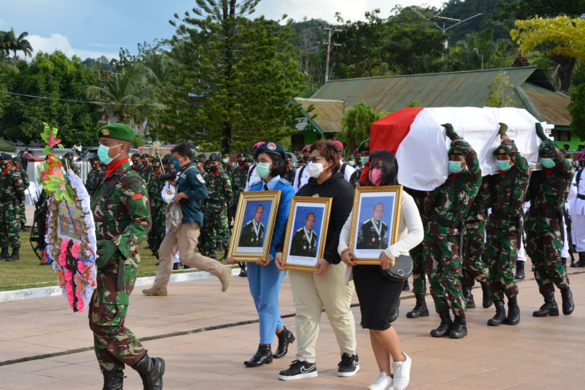 Koorsahli Kasad pimpin upacara pemakaman Wakasad Letjen TNI Herman Asaribab