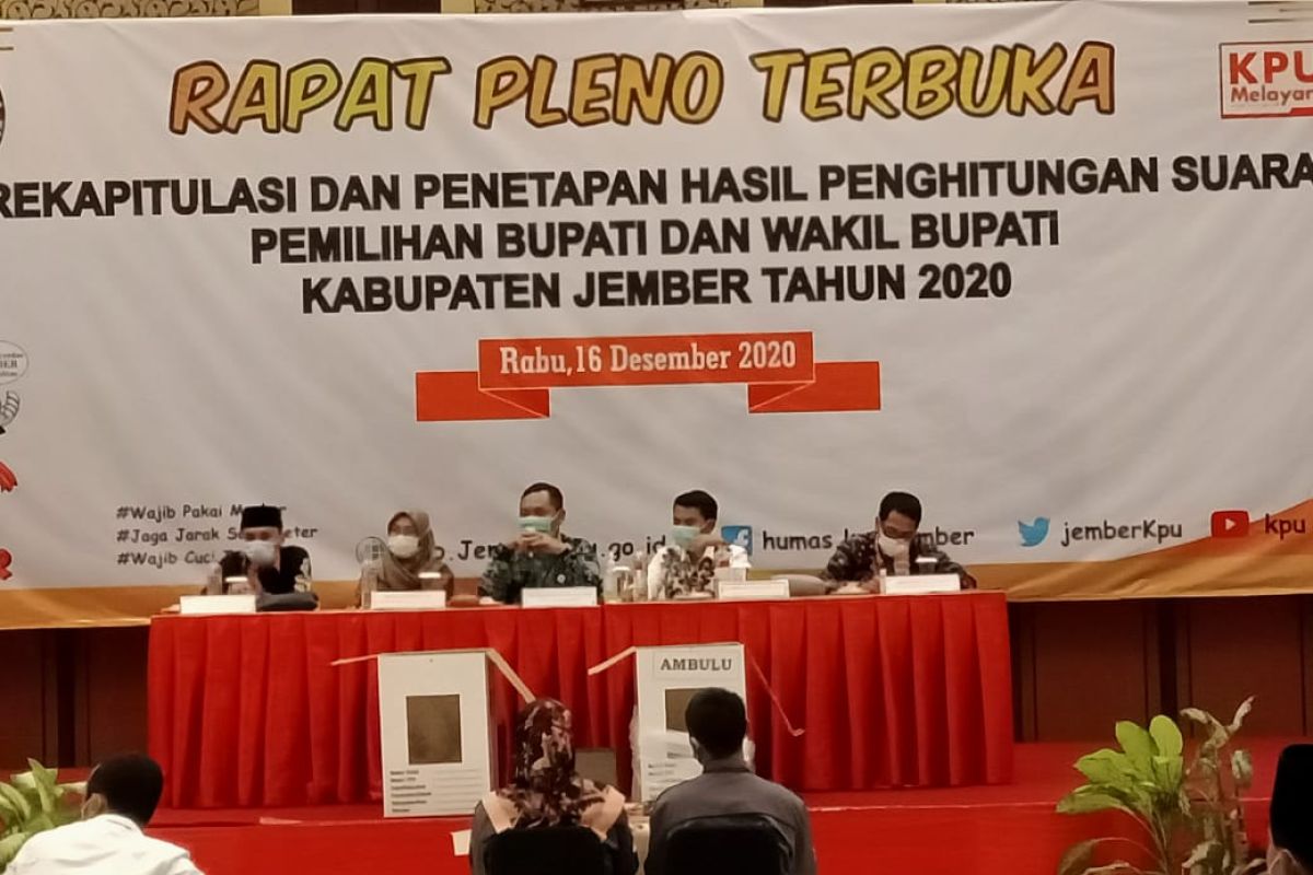 Pilkada Jember: Rekapitulasi penghitungan suara berjalan alot dan diwarnai banyak protes