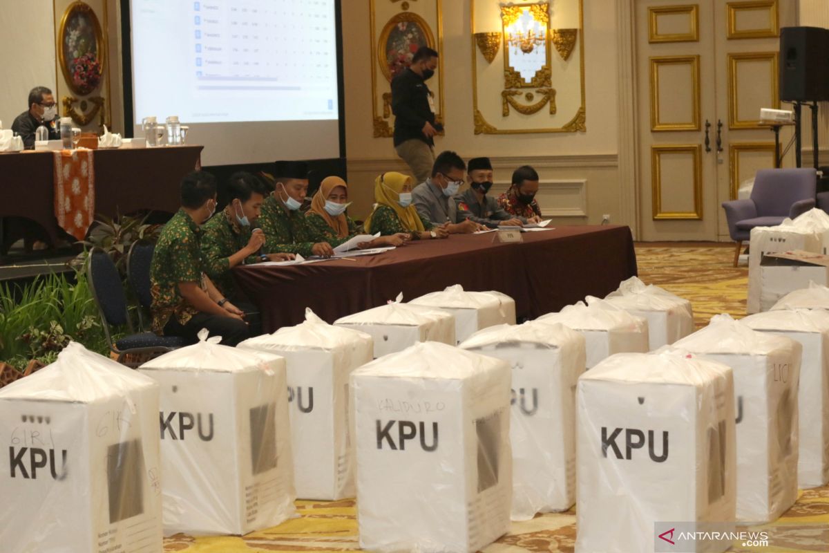 Pilkada Banyuwangi: Hasil Rekapitulasi KPU Paslon Ipuk-Sugirah unggul 40.734 suara