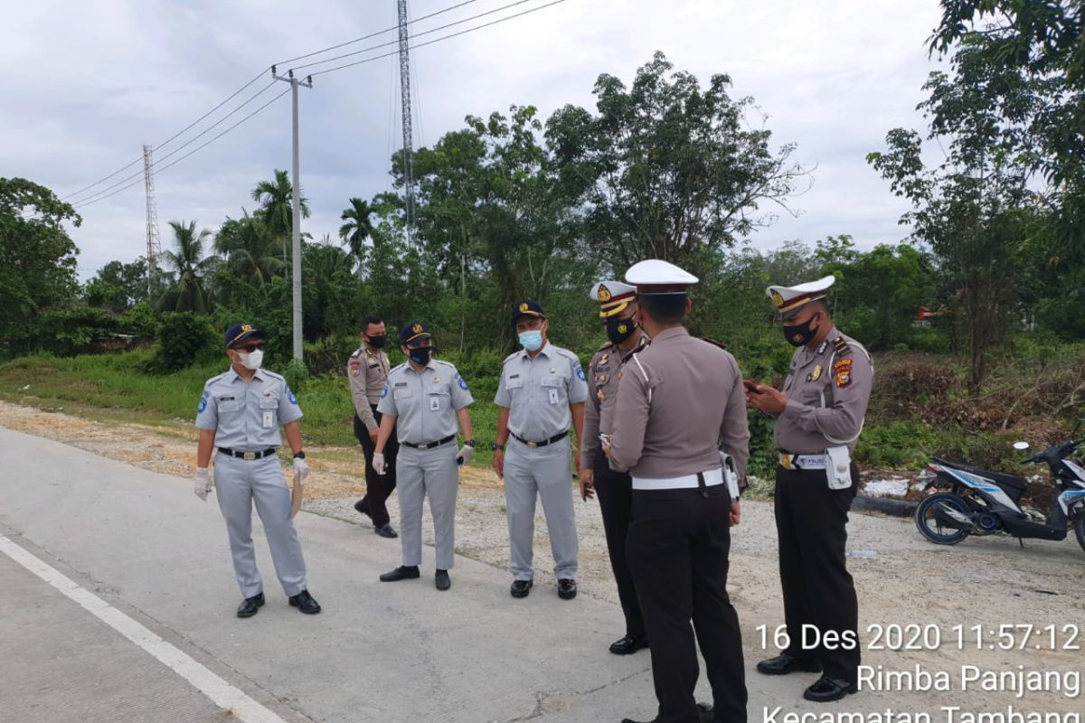 Lima penumpang  tewas akibat Sigra tabrak ekor truk dalam kecepatan tinggi