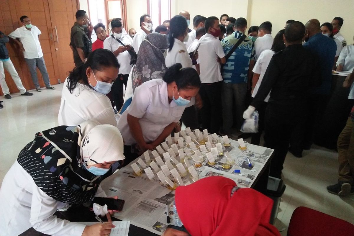 Empat pimpinan DPRD Provinsi Maluku bebas narkoba