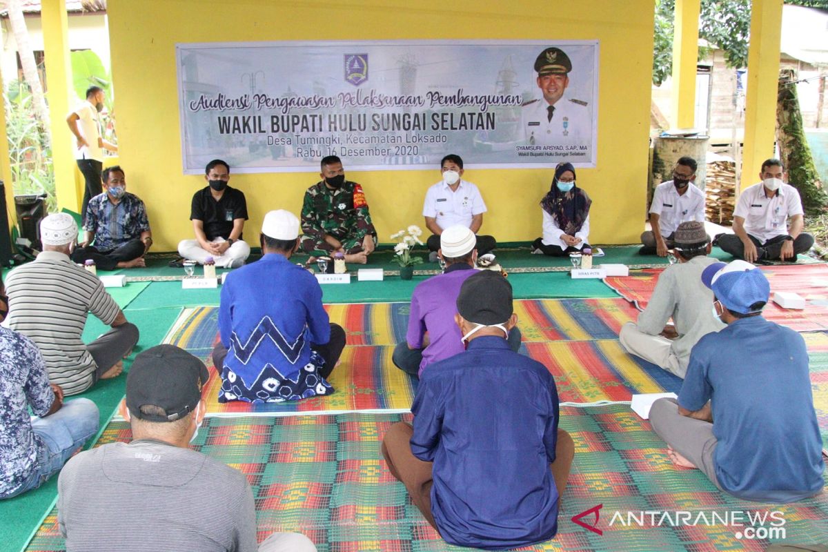 Audiensi pengawasan pembangunan, Wabup HSS sapa warga Tumingki