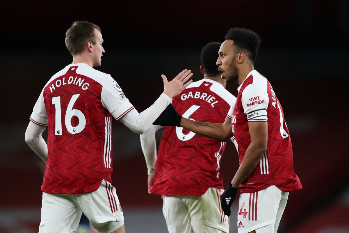 Bek tengah Arsenal kartu merah ketika imbang 1-1 melawan Southampton