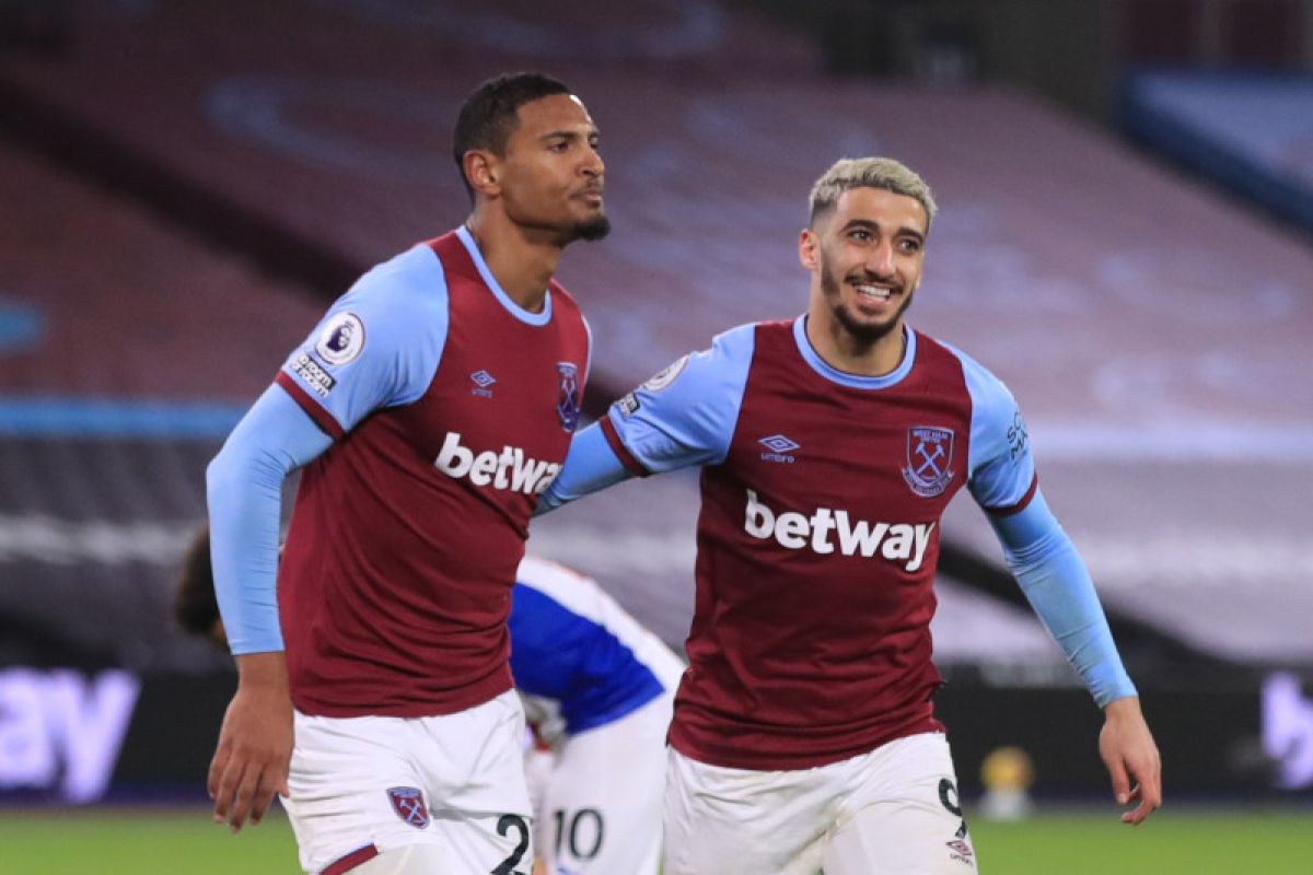 Haller selamatkan West Ham dari kekalahan