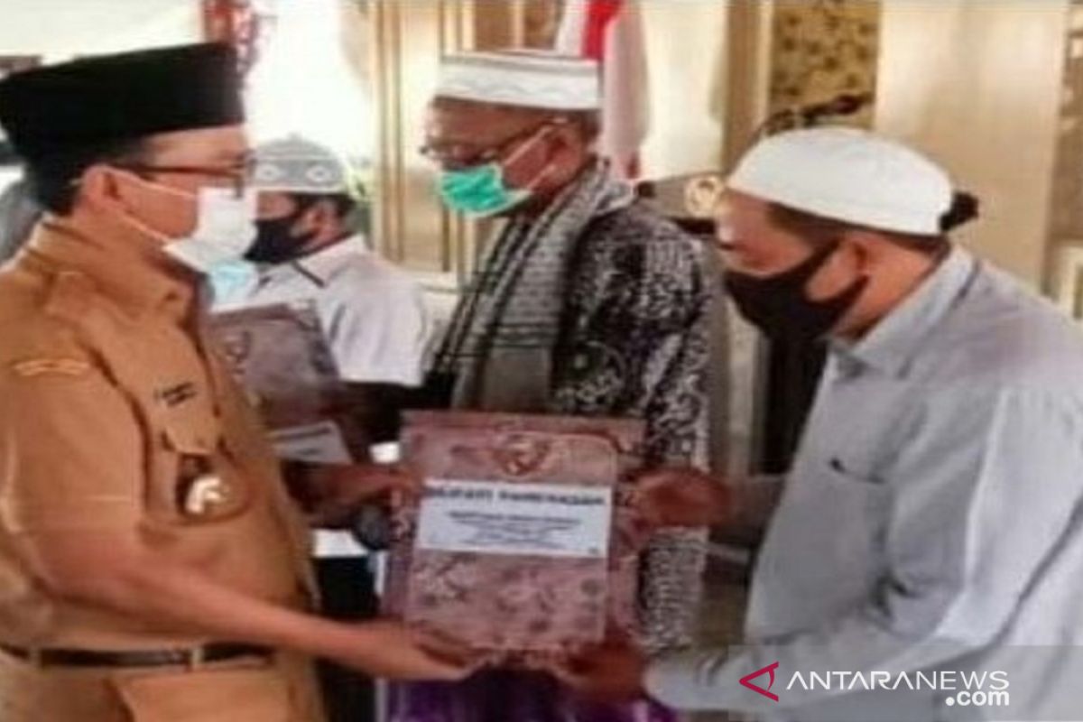 Pemkab Pamekasan salurkan hibah Rp5 miliar untuk 733 lembaga keagamaan