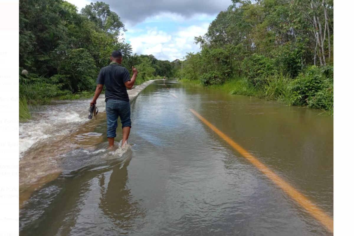 Banjir rendam jalan nasional menuju batas Indonesia-Malaysia wilayah Kapuas Hulu