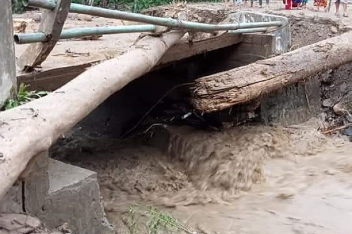 Banjir terjang Latawaro Kolaka Utara