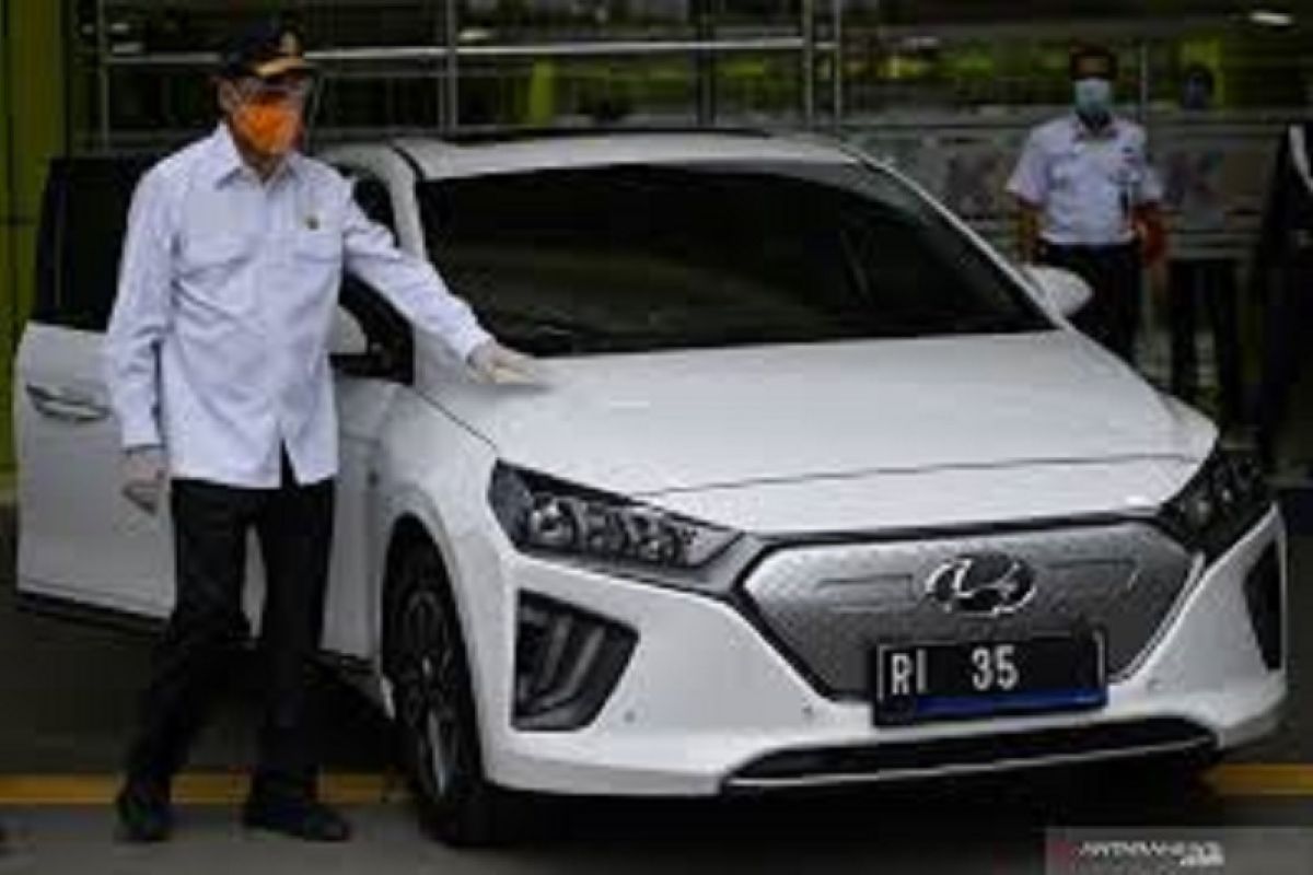 Indonesia targetkan bisa hemat devisa 1,8 miliar dolar dari kendaraan listrik