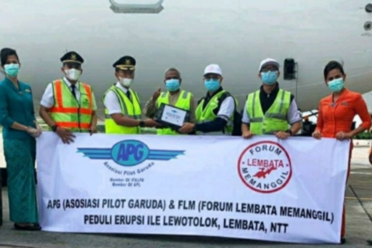 FLM-pilot Garuda salurkan bantuan kesehatan bagi pengungsi Lembata