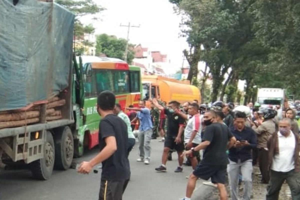 Bus rombongan pesta asal Medan tabrakan di Simalungun, tujuh luka