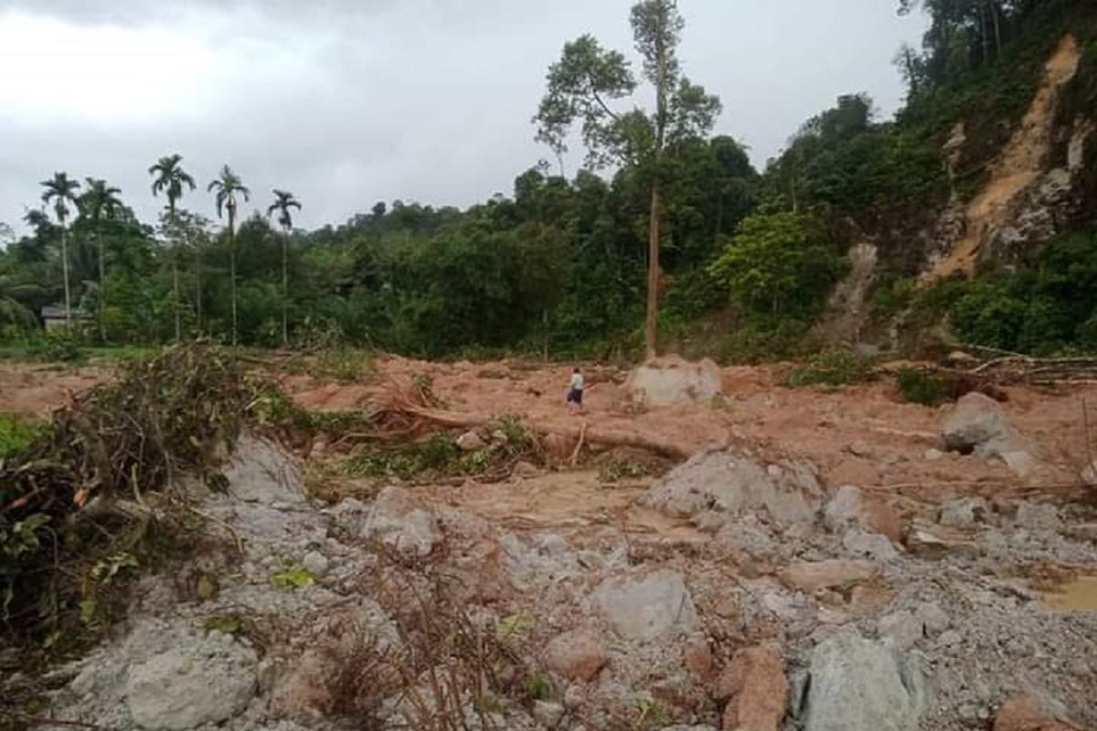 Pascalongsor aliran kali Selagan di Mukomuko kembali normal