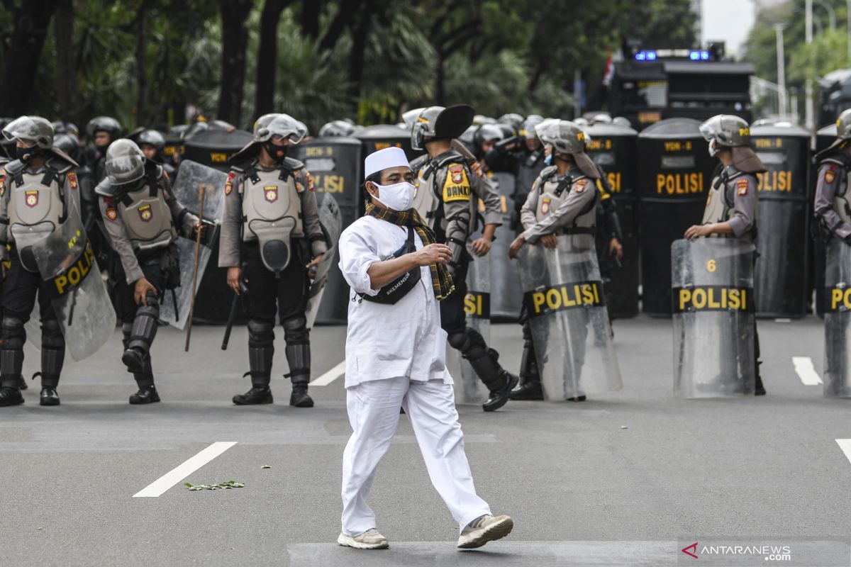Jakarta Police detain 455 Shihab supporters for refusing COVID test