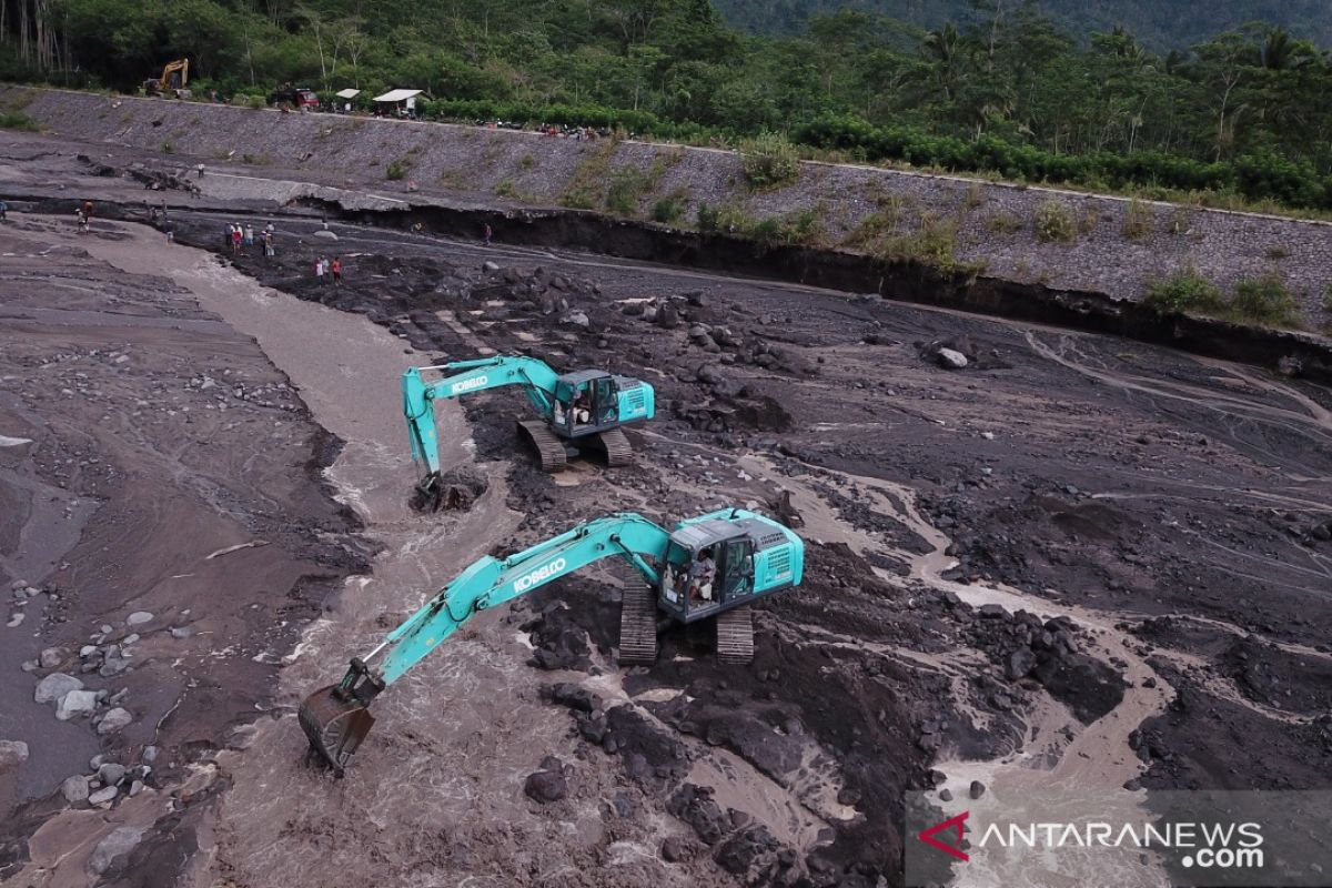 Dinas Pengairan Jatim mulai garap pengalihan aliran lahar Semeru