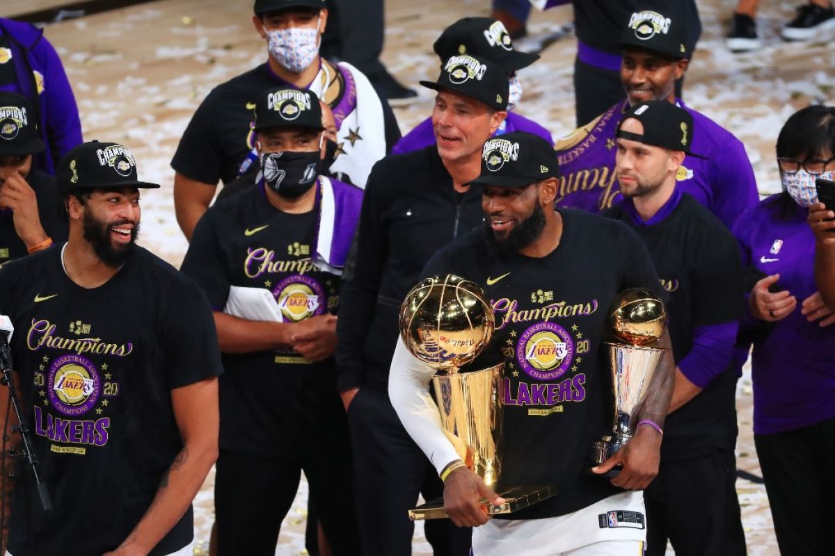 Los Angeles Lakers favorit pertahankan gelar juara NBA