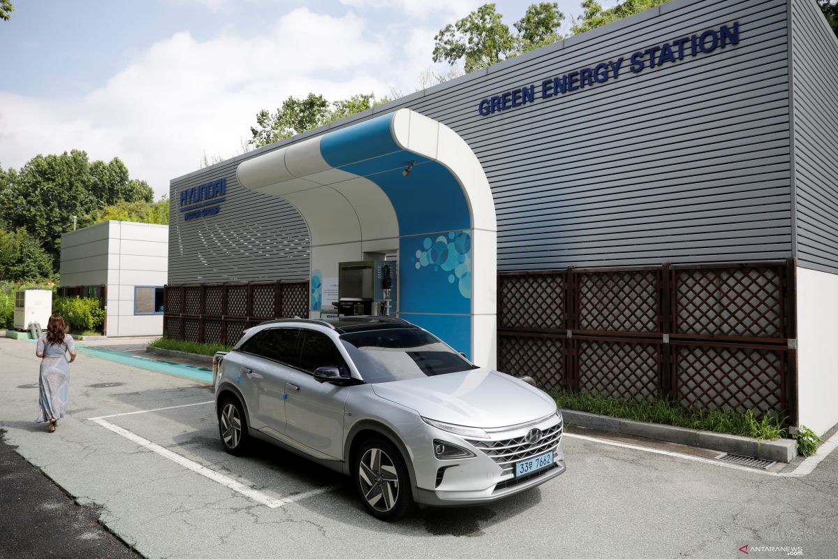 Apple - Hyundai bahas mobil listrik & baterai, berpeluang kerja sama?