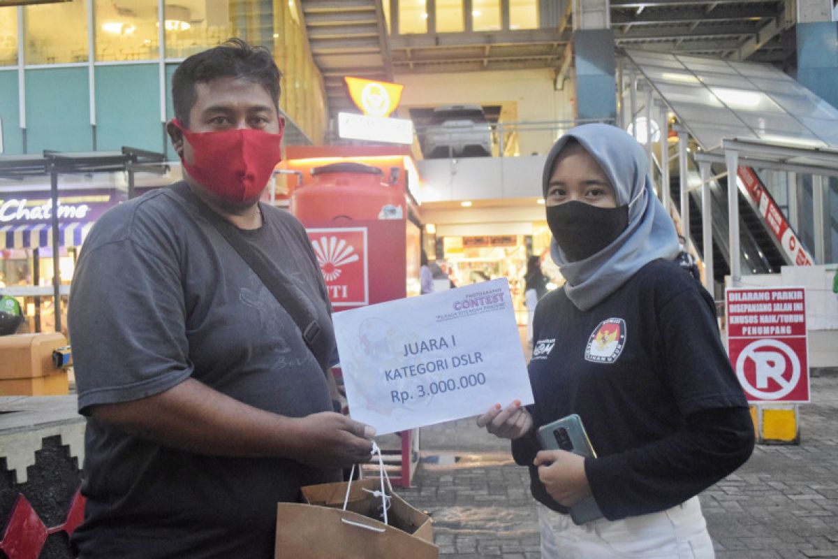 Pewarta foto LKBN ANTARA Lampung meraih juara pertama lomba foto KPU